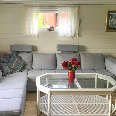 2 Bedroom Stunning In *