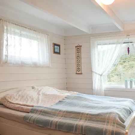 2 Bedroom Stunning In Semesterbostad